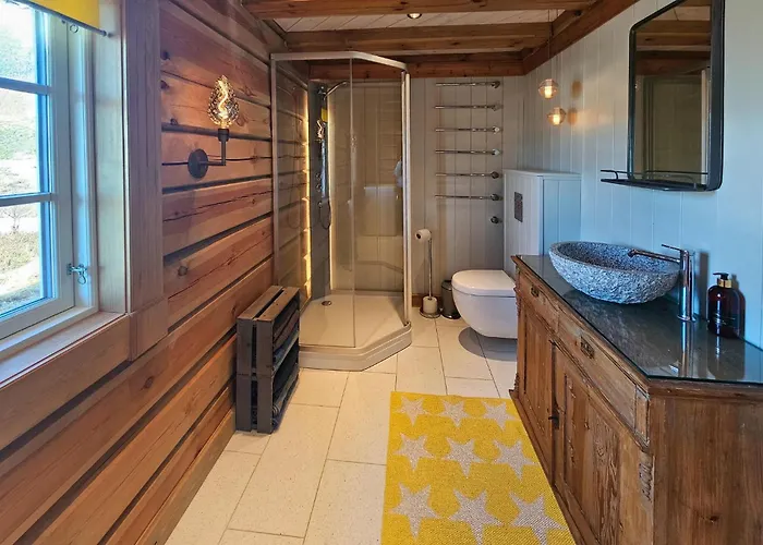 3 Bedroom Stunning In *